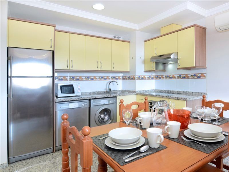 פואנגירולה Nuria Sol Apts מראה חיצוני תמונה